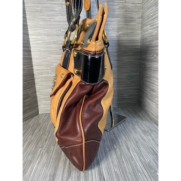 B. Makowsky Womens Shoulder Bag Beige Black‎ Leather Inner Pockets Dual Handle M - Picture 7 of 12